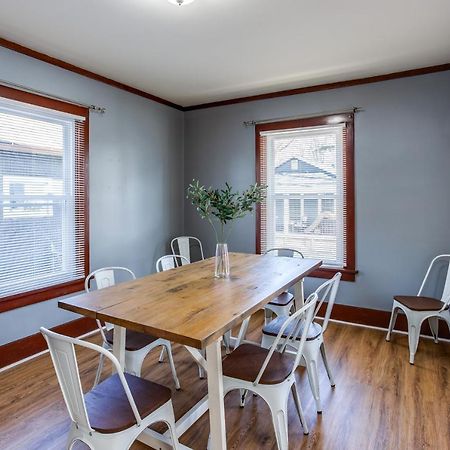 Spacious Home With In-Unit Laundry, Parking, 1Gb Wifi, & Patio Deck Rochester Buitenkant foto