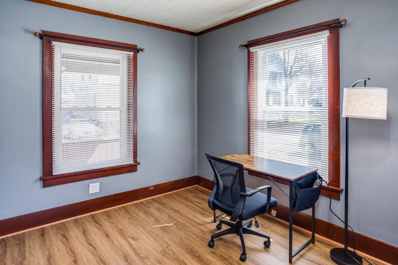 Spacious Home With In-Unit Laundry, Parking, 1Gb Wifi, & Patio Deck Rochester Buitenkant foto