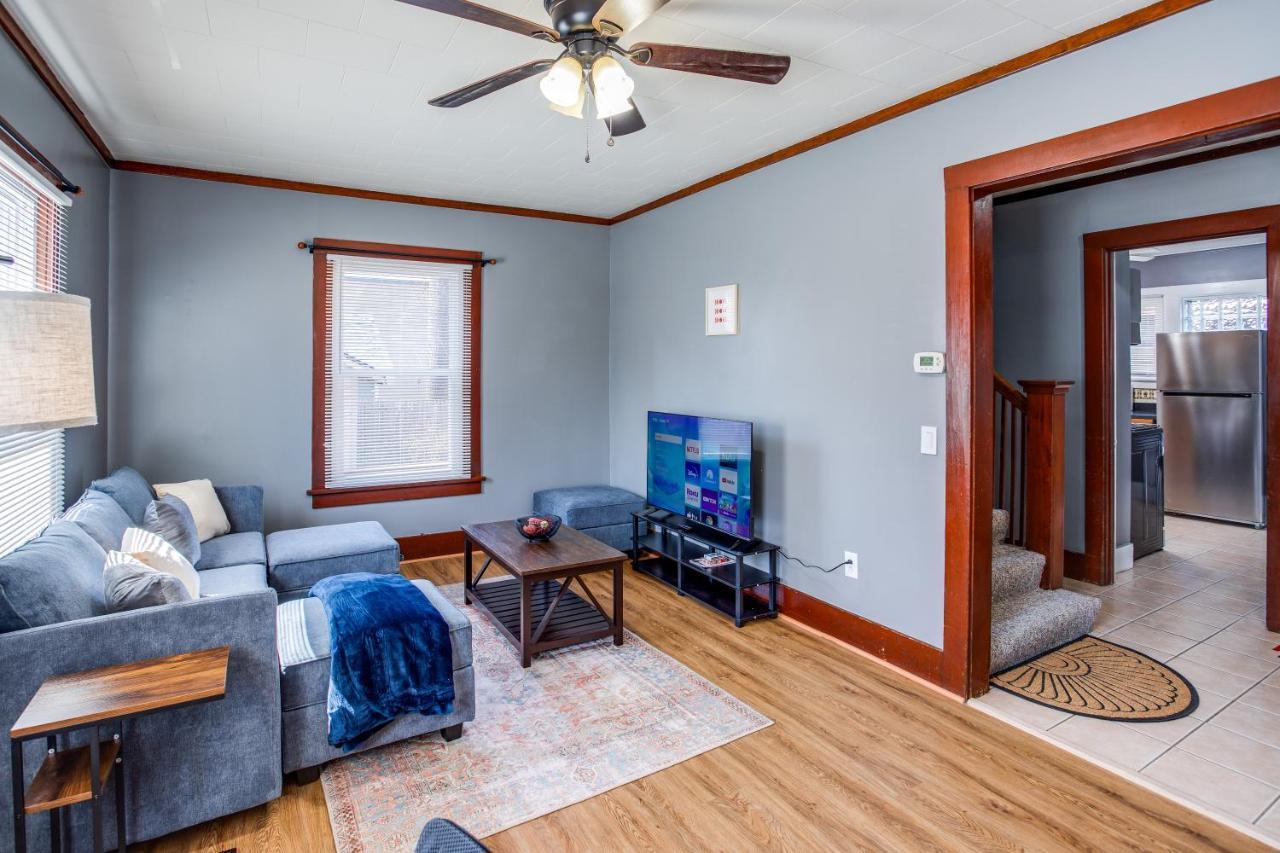 Spacious Home With In-Unit Laundry, Parking, 1Gb Wifi, & Patio Deck Rochester Buitenkant foto