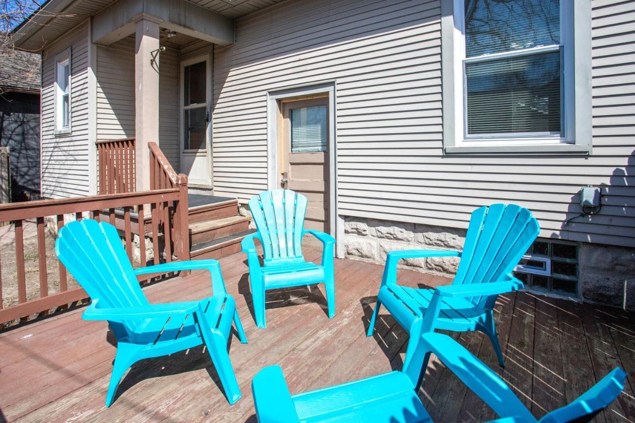 Spacious Home With In-Unit Laundry, Parking, 1Gb Wifi, & Patio Deck Rochester Buitenkant foto