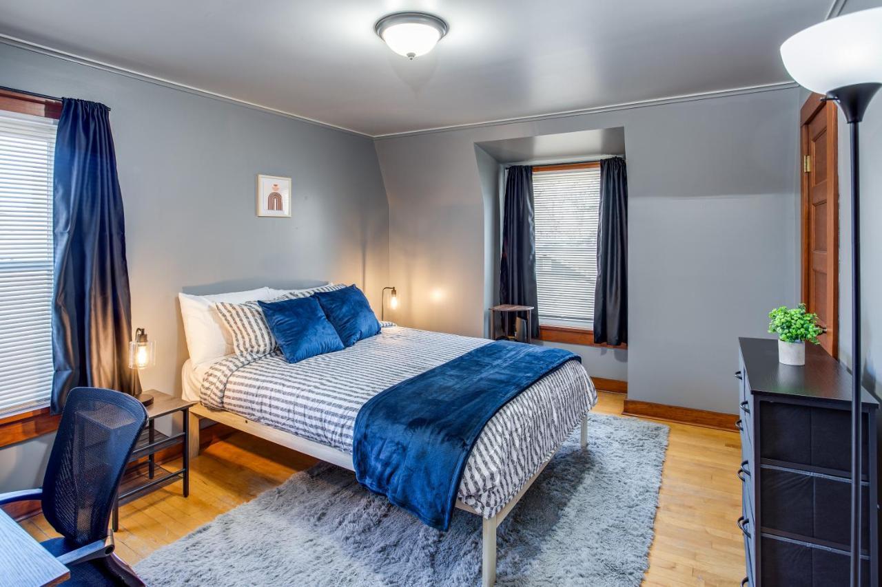 Spacious Home With In-Unit Laundry, Parking, 1Gb Wifi, & Patio Deck Rochester Buitenkant foto